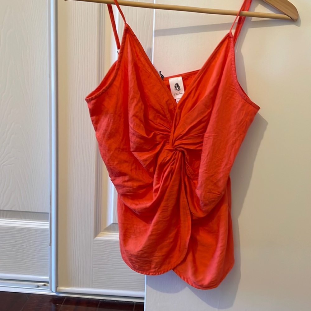 Twist Front Tank